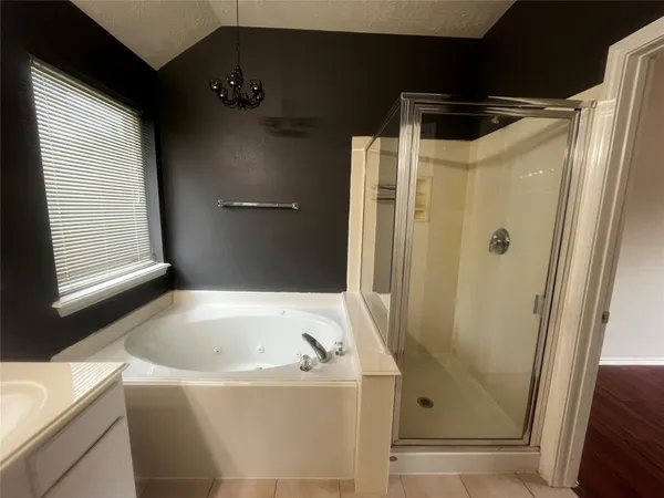 $2,090 | 5508 Lilywood Lane, Rosharon, TX 77583