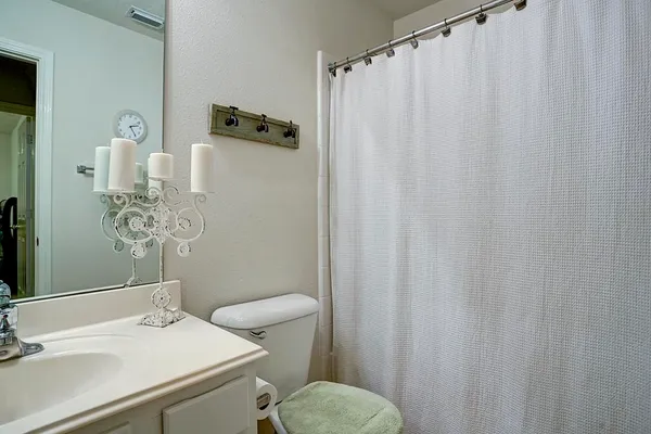 $2,090 | 5508 Lilywood Lane, Rosharon, TX 77583