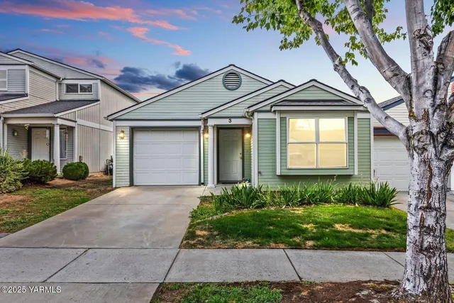 $270,000 | 105 Peach Tree Lane, Unit 3, Yakima, WA 98908