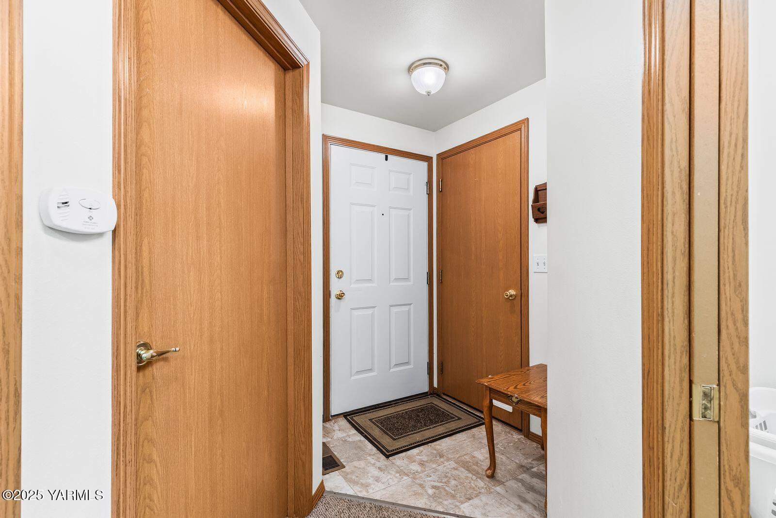 105 Peach Tree Lane, Unit 3 Yakima, WA 98908 - Photo 15 of 21 a view of an front door