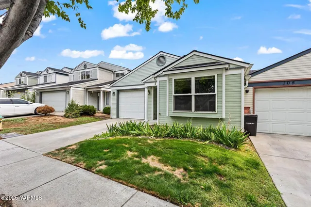 $270,000 | 105 Peach Tree Lane, Unit 3, Yakima, WA 98908