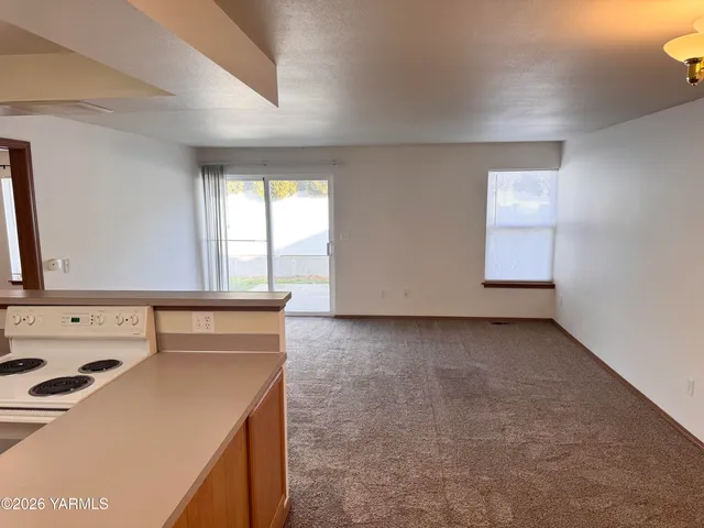 $270,000 | 105 Peach Tree Lane, Unit 3, Yakima, WA 98908