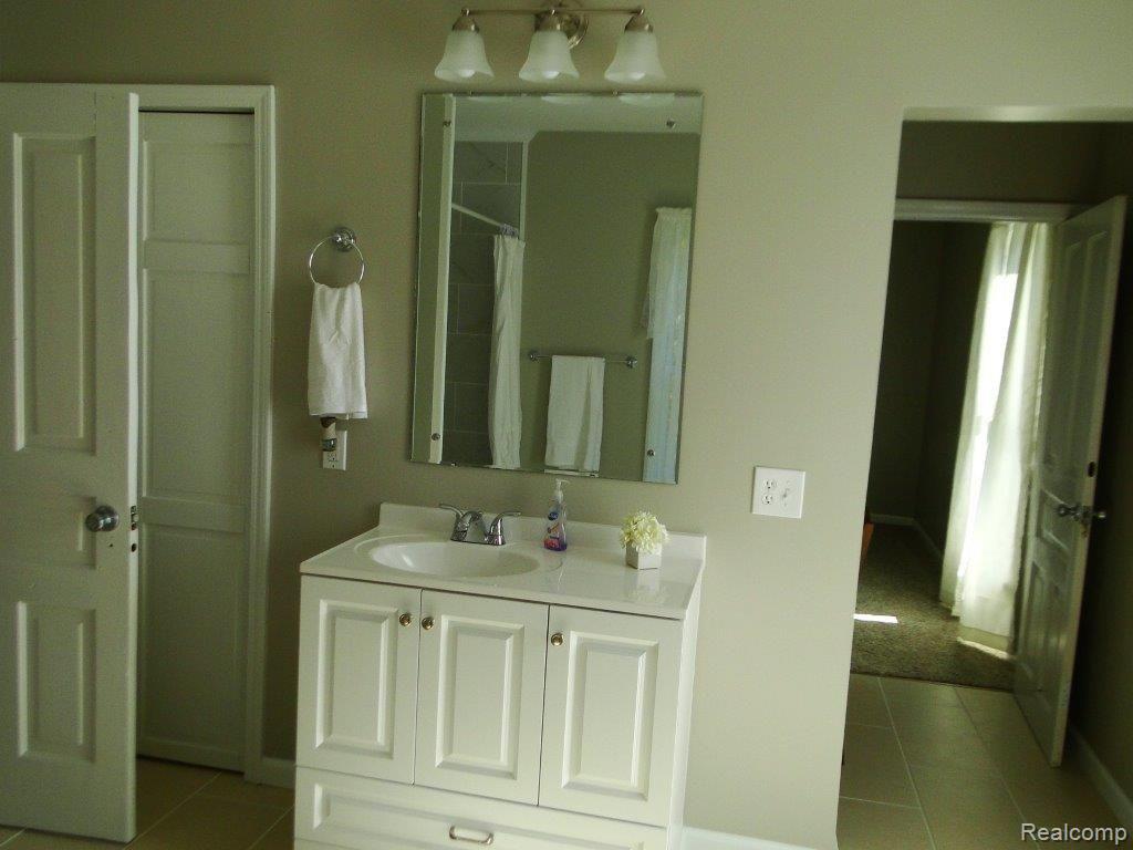 237 South Elba Road Lapeer, MI 48446 - Photo 26 of 42 Full Bath 2