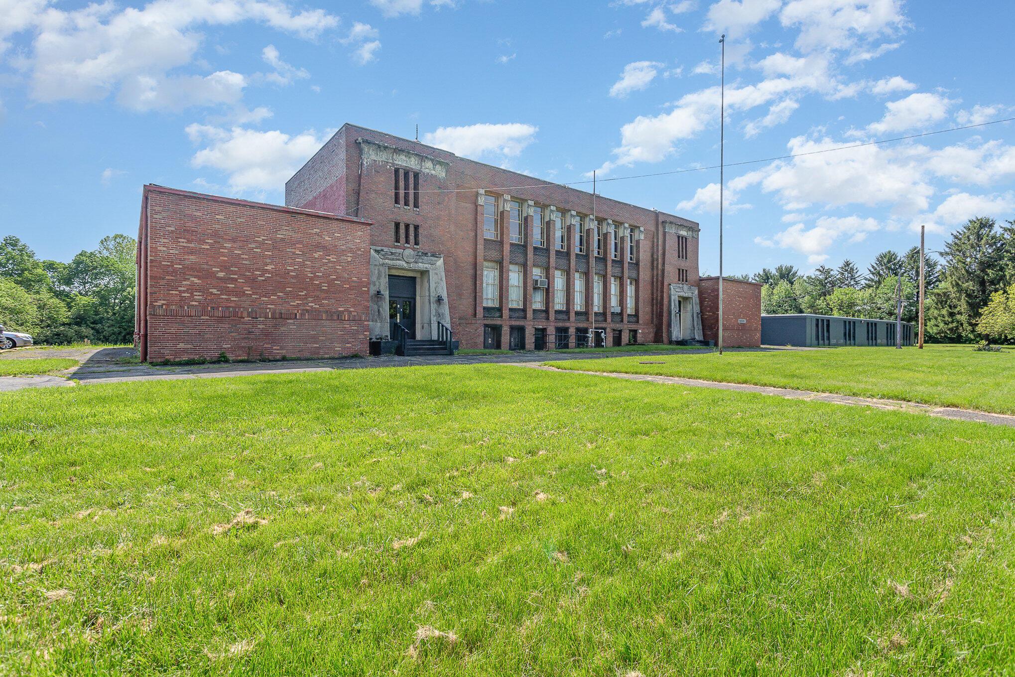 1712 Courtright Road Columbus, OH 43227 - Photo 7 of 10 8l9a1268-edit_501