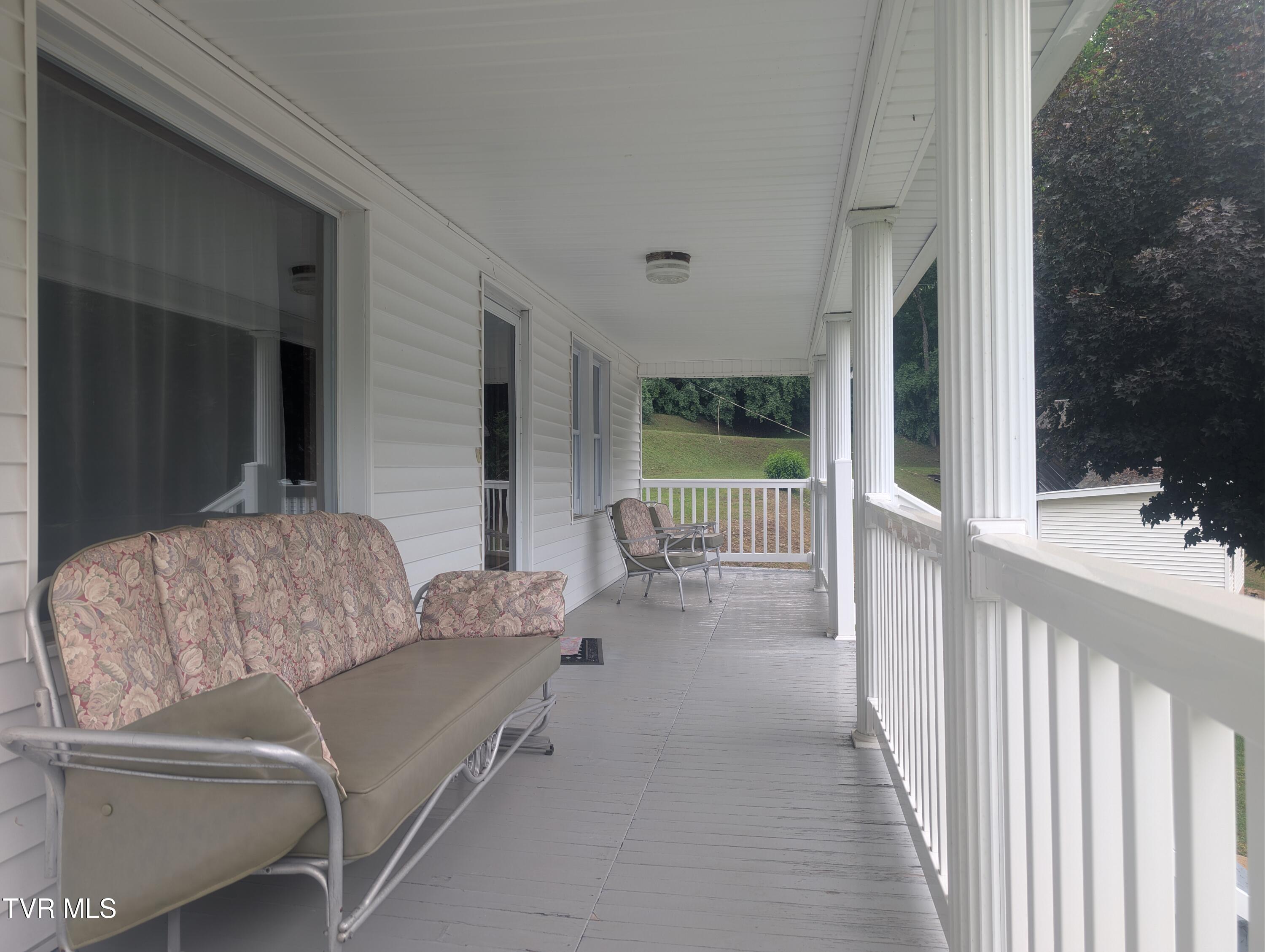 9912 Sandlick Road Bee, VA 24217 - Photo 6 of 26 PXL_20260521_224143716