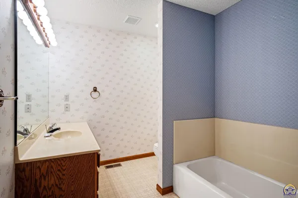 $435,000 | 5320 Southwest Burlingame Road, Topeka, KS 66609