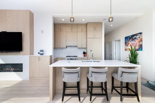$5,500 | 57 Quincy Shore Drive, Unit PH WEST, Quincy, MA 02171