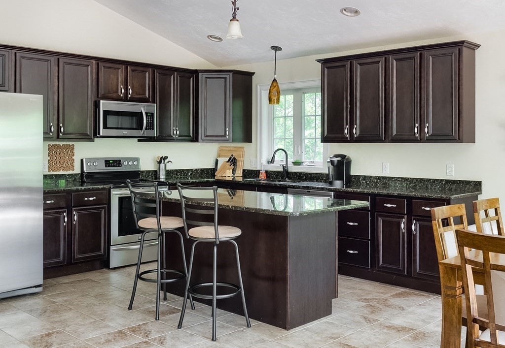 16 Cadorna Road Worcester, MA 01605 - Photo 10 of 31 Gallery Image 10