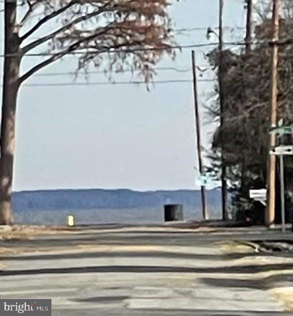 221 Madison Street Colonial Beach, VA 22443 - Photo 4 of 28 a view of entryway and hall