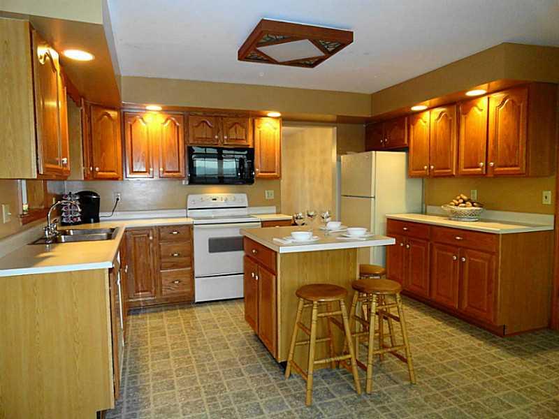 1115 Ridge Road Burgettstown, PA 15021 - Photo 6 of 25 Kitchen.