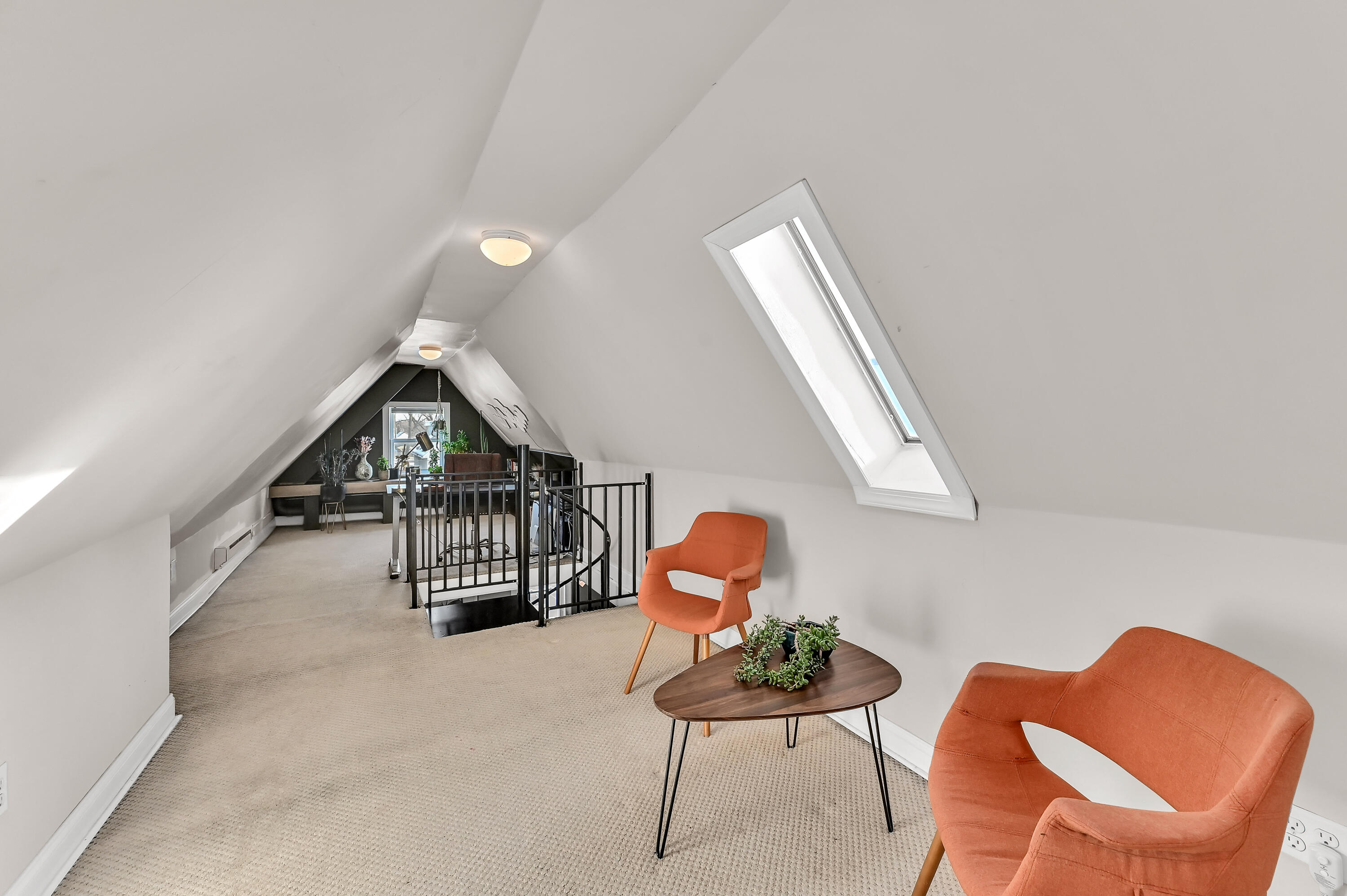 3054 North Newhall Street Milwaukee, WI 53211 - Photo 28 of 33 3rd Floor Loft