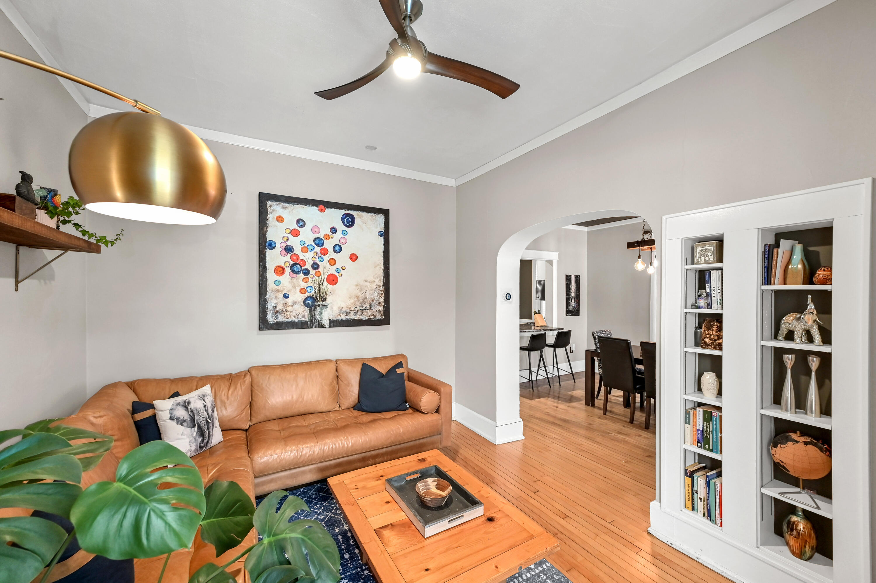 3054 North Newhall Street Milwaukee, WI 53211 - Photo 5 of 33 Living Room