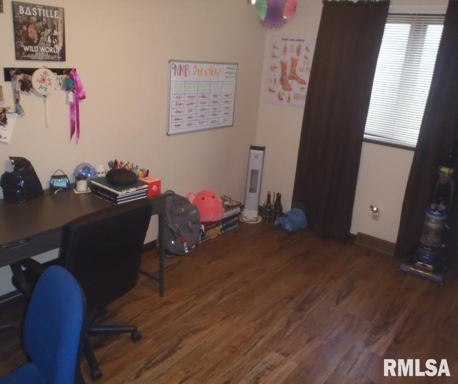 816 Freemans Farm Road Springfield, IL 62704 - Photo 7 of 10