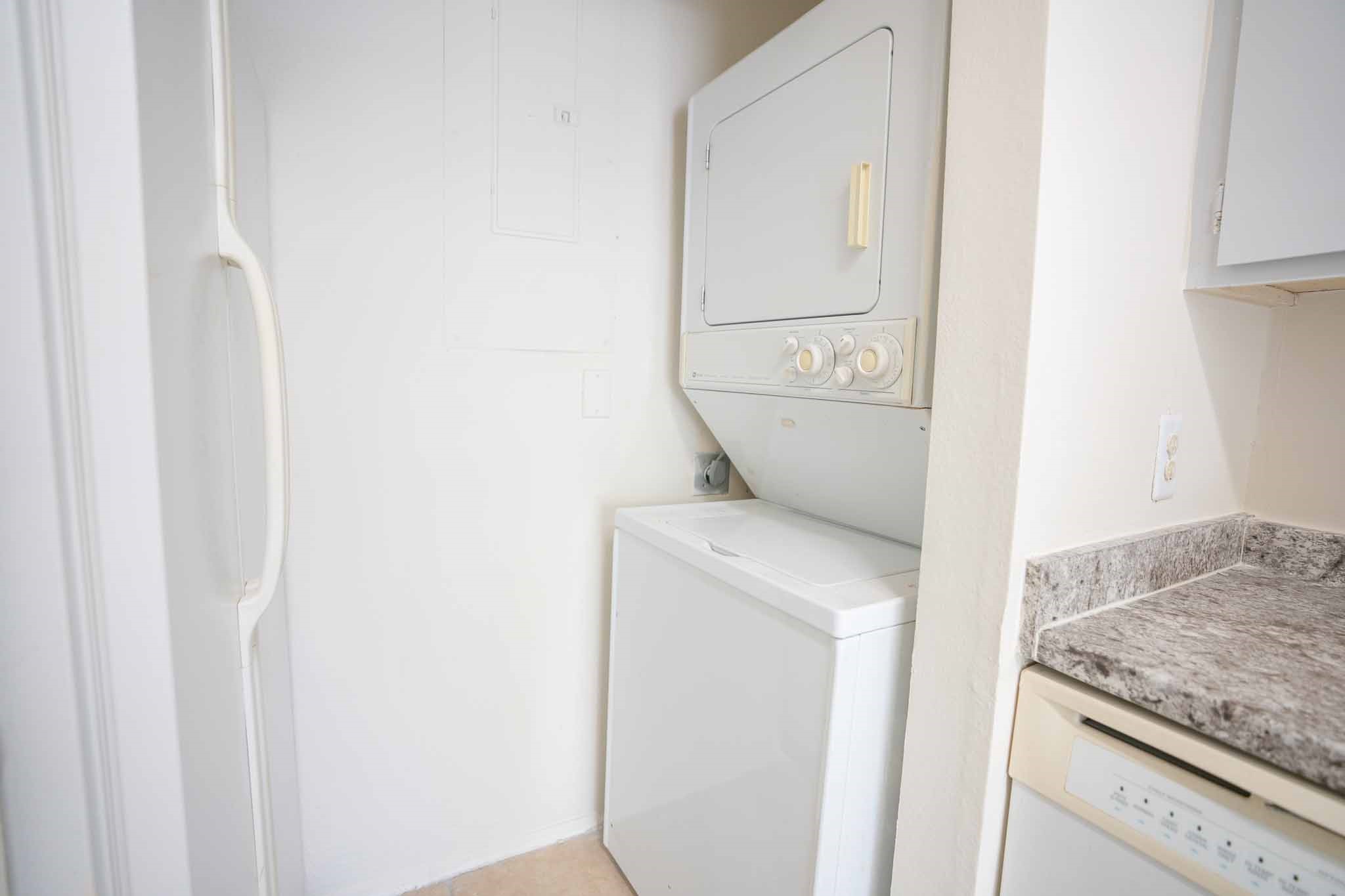 3632 Ocee Street Houston, TX 77063 - Photo 7 of 17 a view of washer and dryer