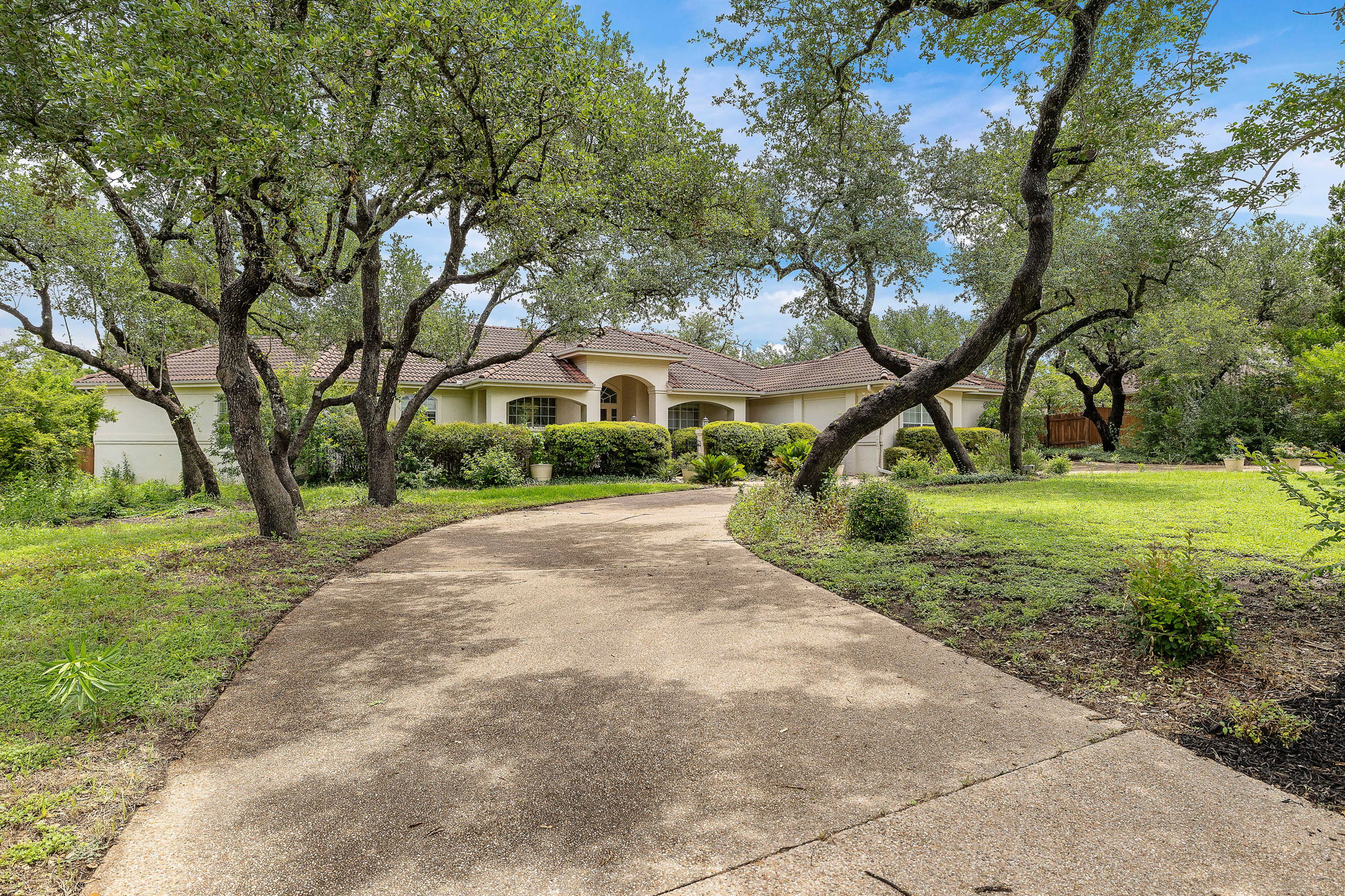 9608 Streamside Drive Austin, TX 78736 - Photo 2 of 40