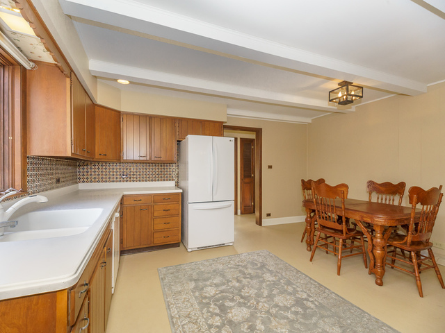 91 North Cowley Road Riverside, IL 60546 - Photo 14 of 39