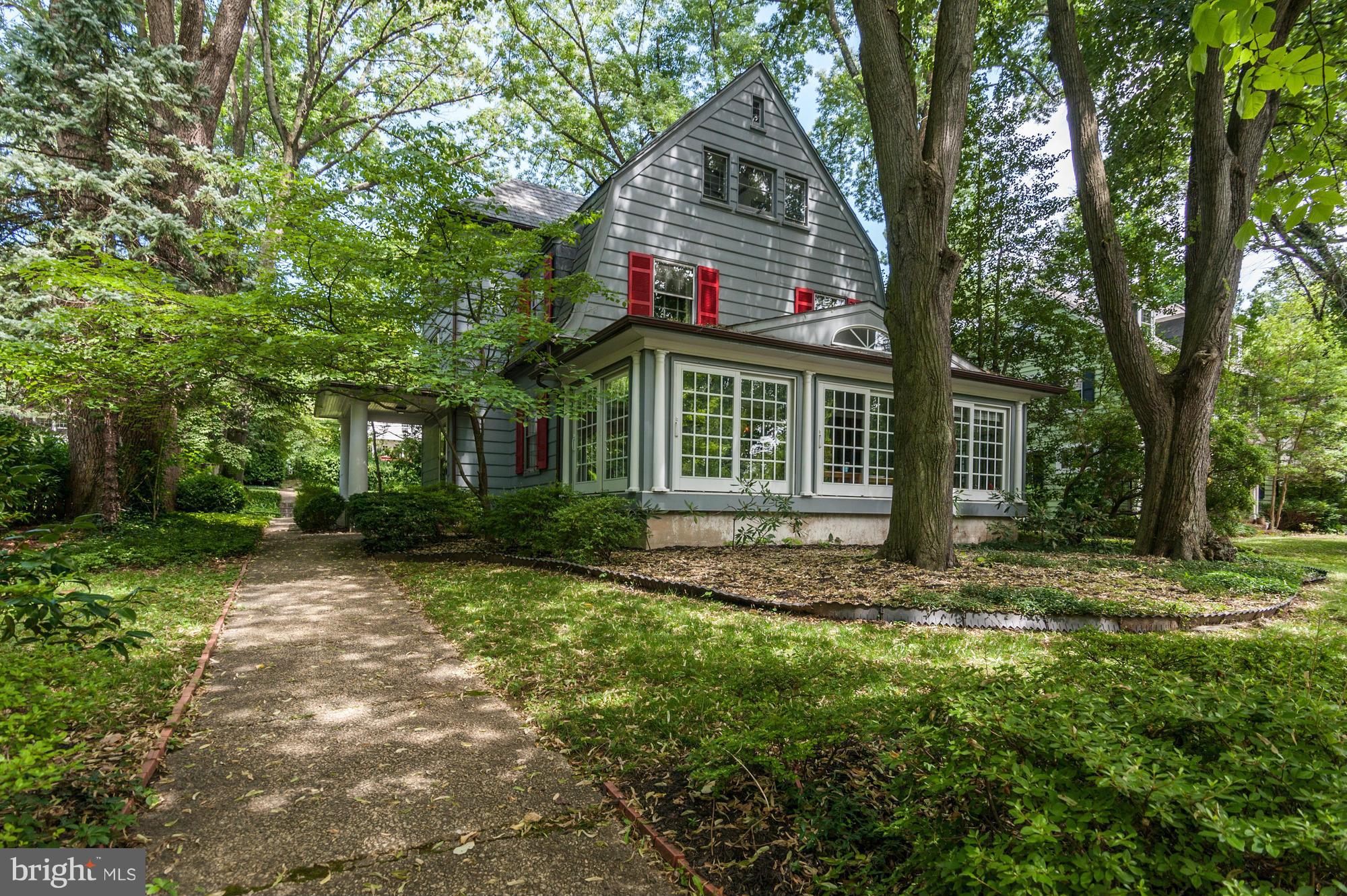 Roland Park dream home with 5 bedrms
