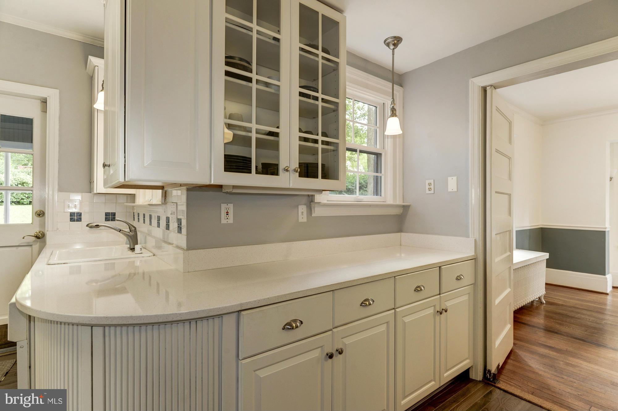 5005 Falls Rd Terrace Baltimore, MD 21210 - Photo 13 of 30 Curved cabinets, tons of counter space