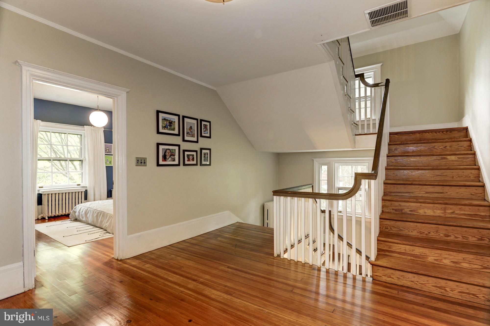 5005 Falls Rd Terrace Baltimore, MD 21210 - Photo 17 of 30 Second floor landing and hallway area