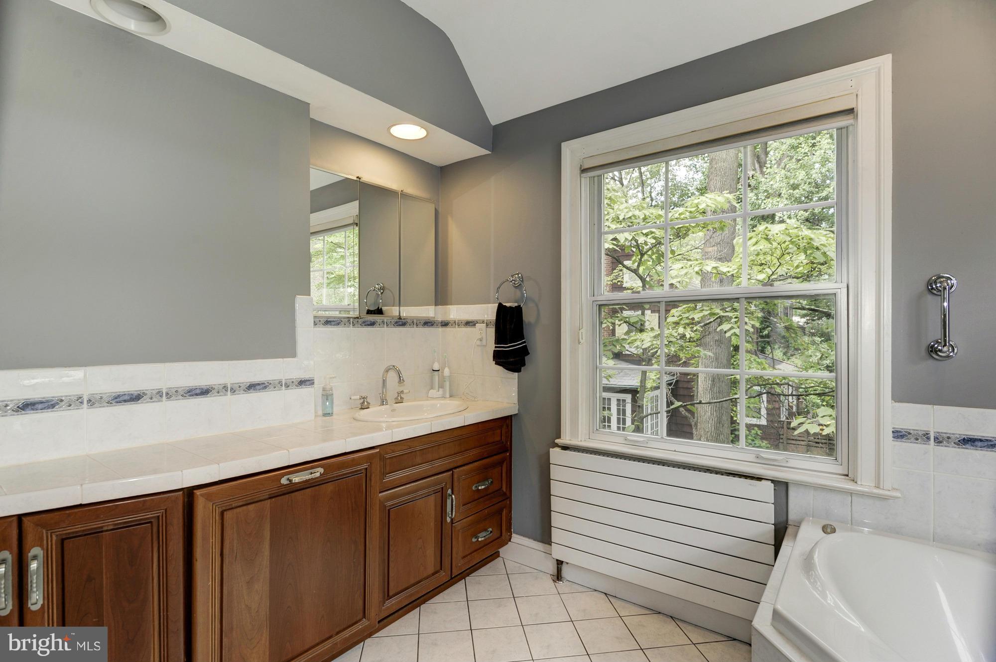 5005 Falls Rd Terrace Baltimore, MD 21210 - Photo 19 of 30 Master bath is huge