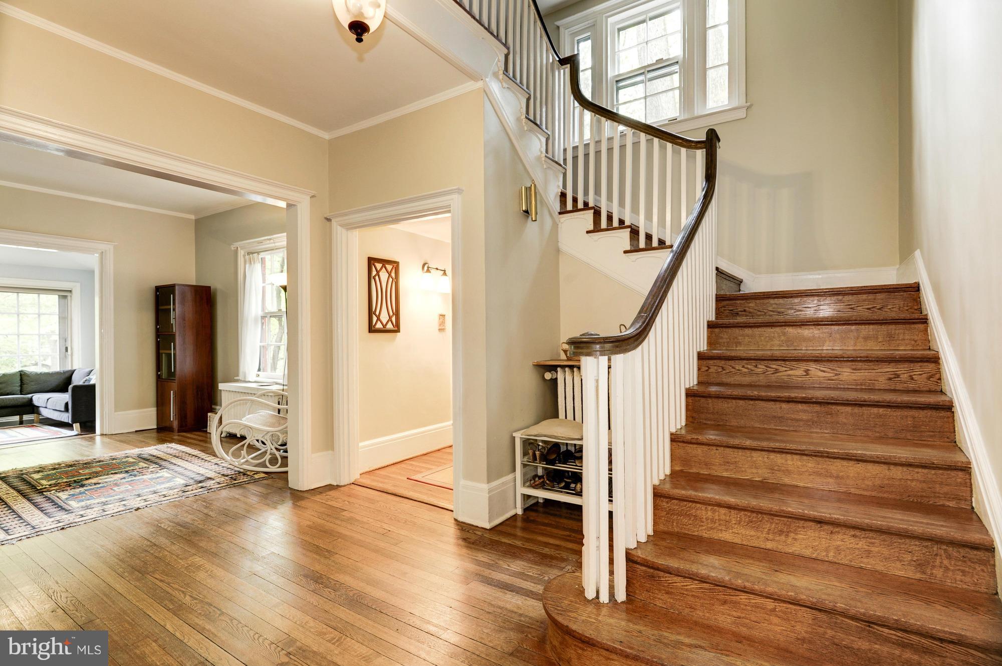 5005 Falls Rd Terrace Baltimore, MD 21210 - Photo 3 of 30 Grand entry foyer