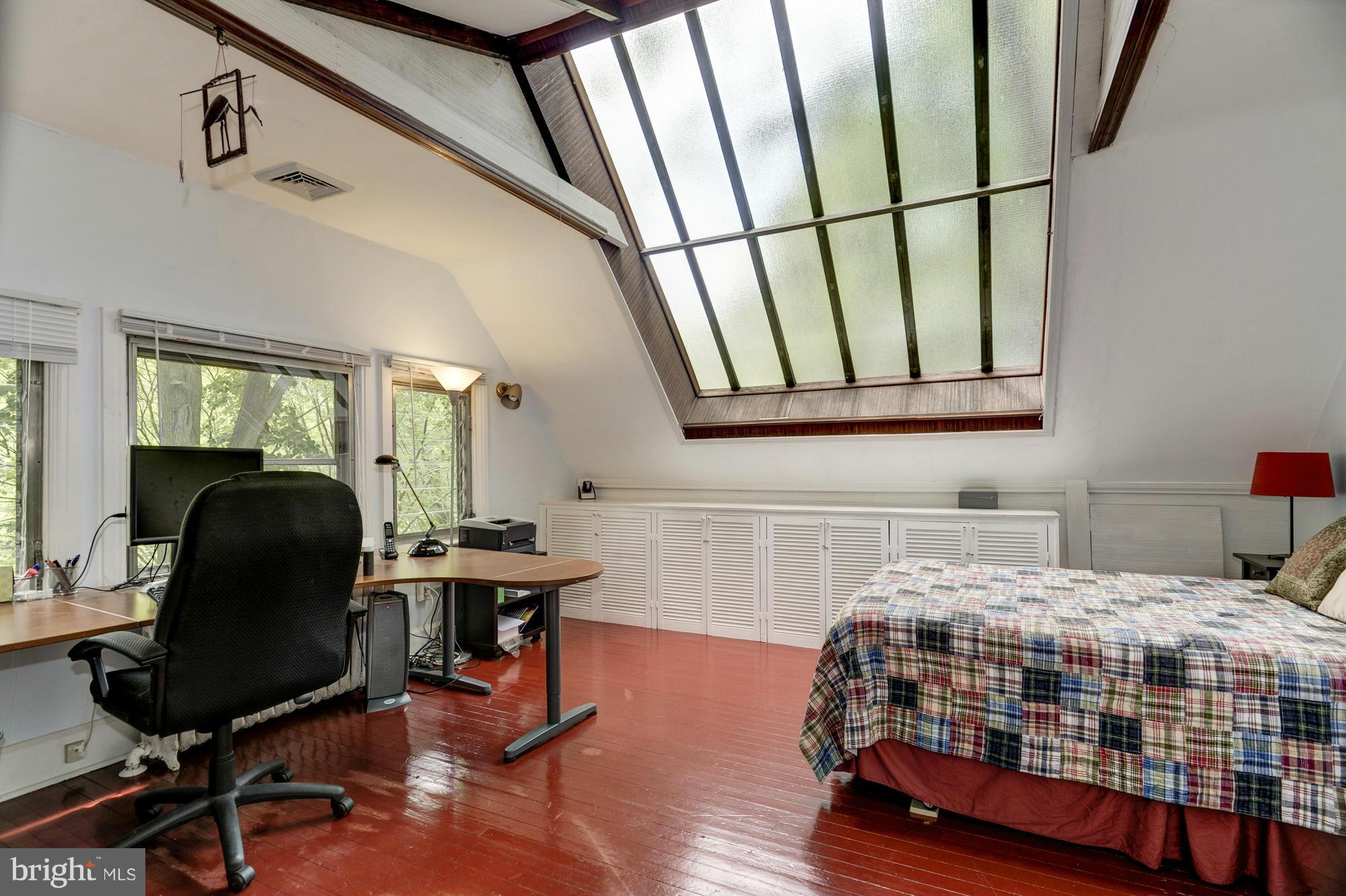 5005 Falls Rd Terrace Baltimore, MD 21210 - Photo 25 of 30 Bedroom 4 used as home office. Huge skylight.