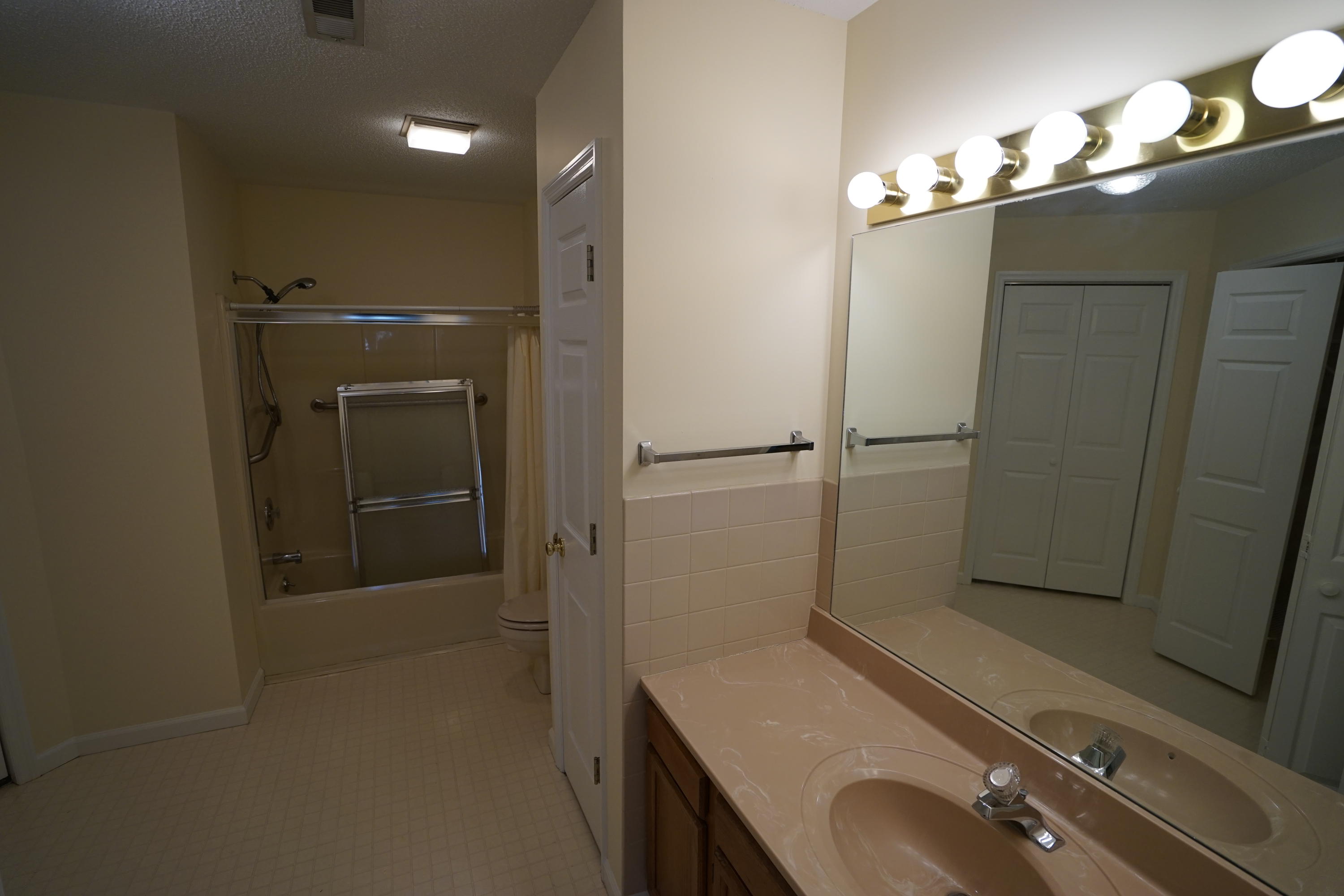3116 Cunningham Road, Unit 12 Knoxville, TN 37918 - Photo 9 of 12 DSC01072.JPG