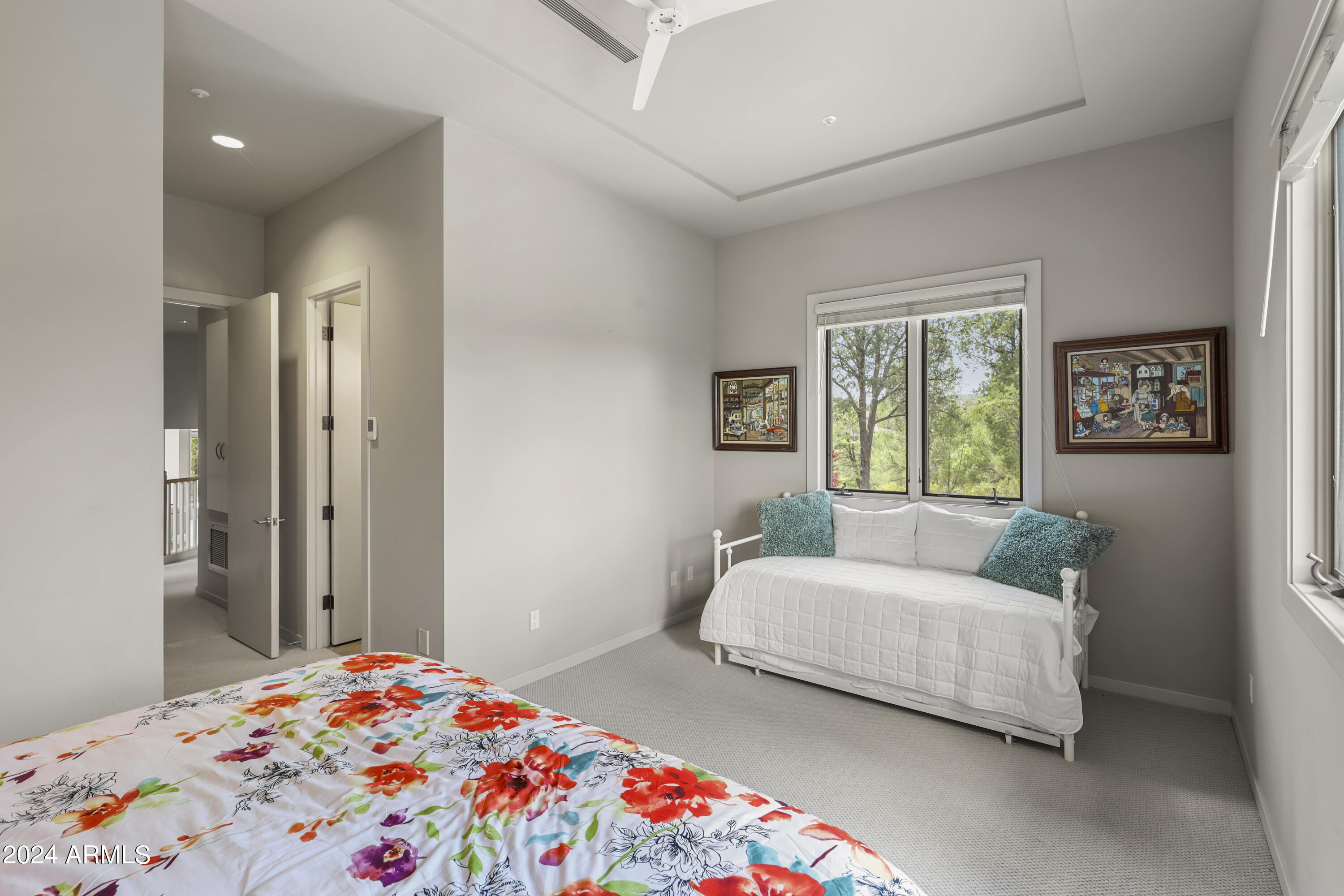 2203 East Scenic Drive Payson, AZ 85541 - Photo 35 of 74 a bedroom with a bed and a lamp