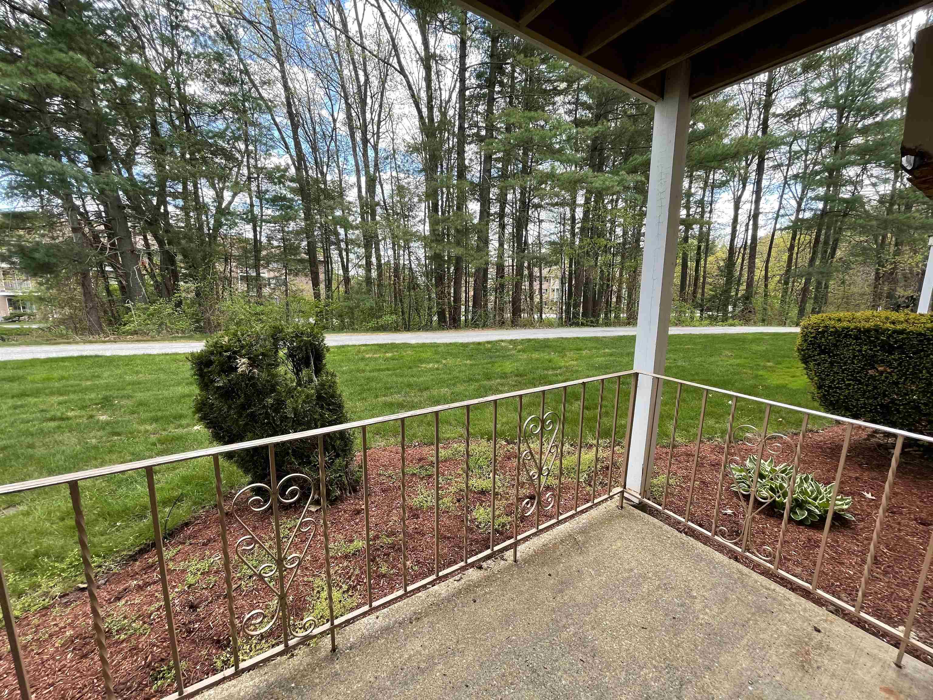 379 Huse Road, Unit 8 Manchester, NH 03103 - Photo 25 of 45