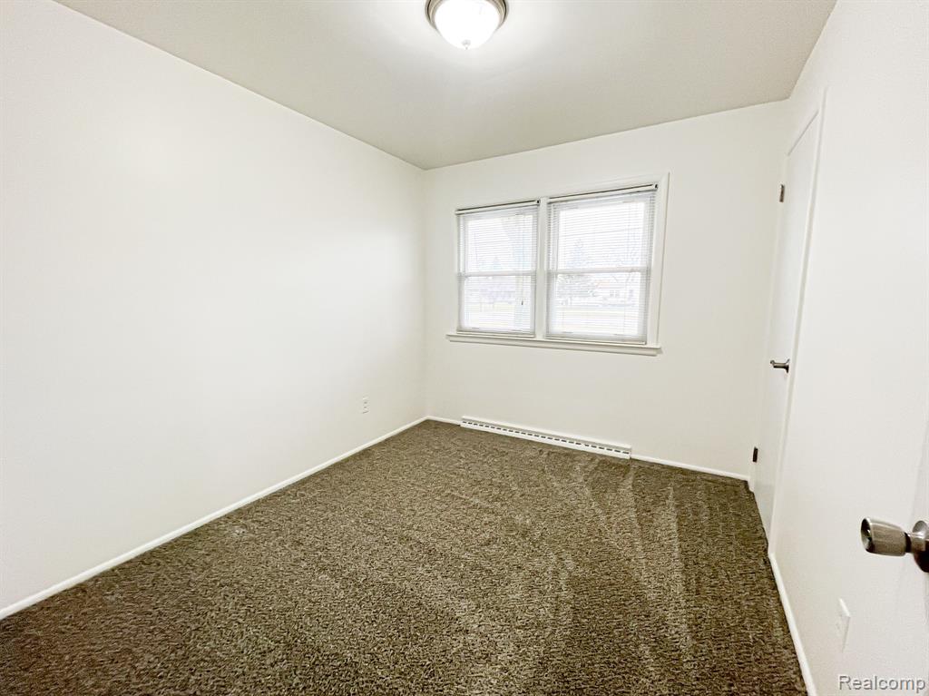 2183 Covert Road Burton, MI 48509 - Photo 4 of 21