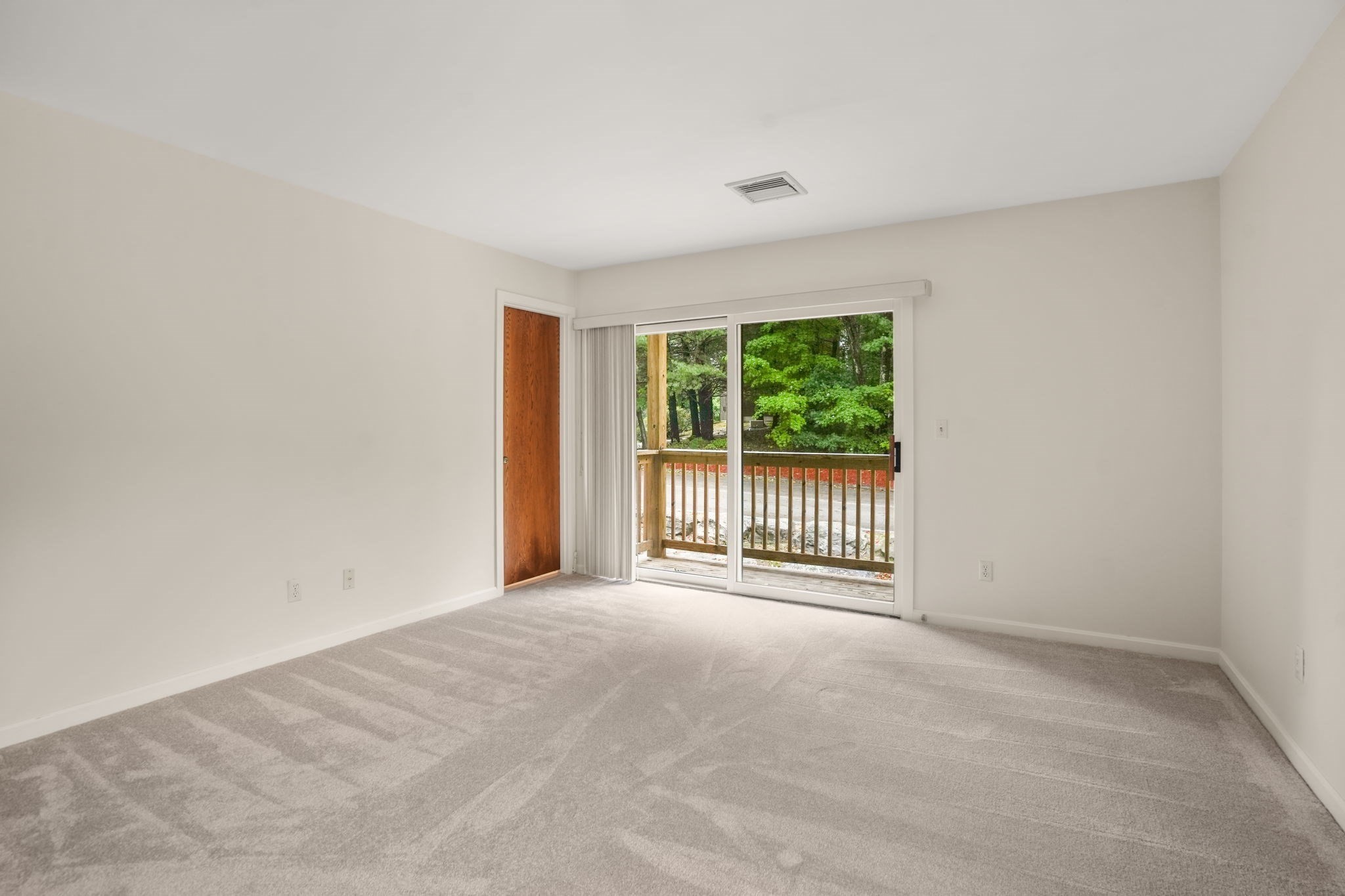330 Sunderland Road, Unit 22 Worcester, MA 01604 - Photo 8 of 37 Gallery Image 8