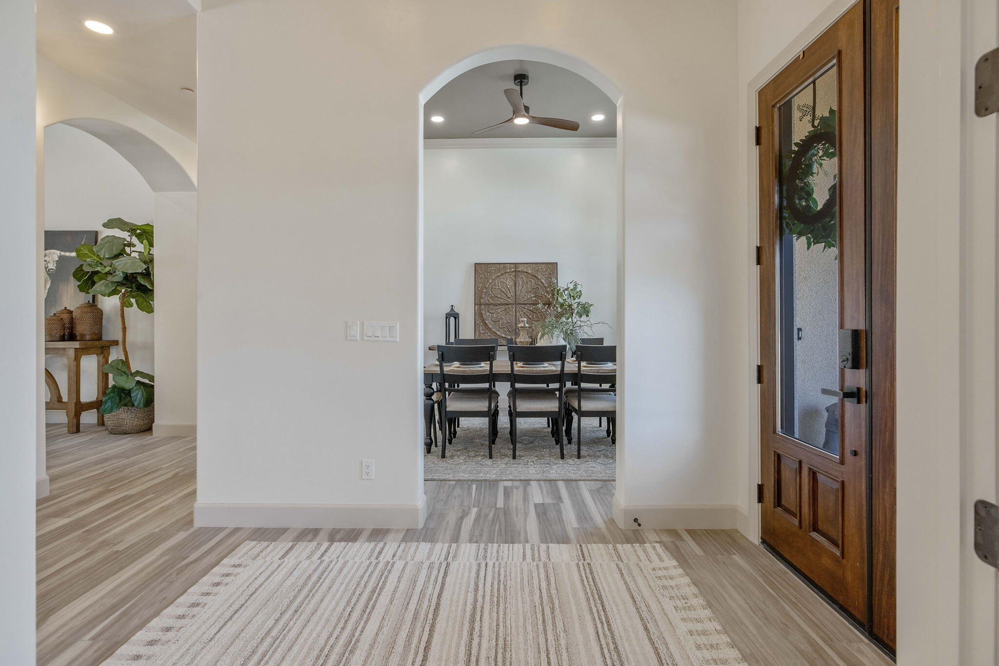 503 East Palm Street Exeter, CA 93221 - Photo 13 of 92 a view of a livingroom from a hallway