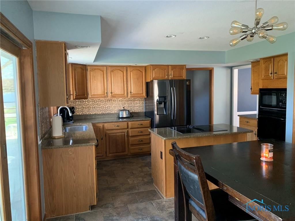 300 Rutledge Court Perrysburg, OH 43551 - Photo 13 of 37 Gallery Image 13