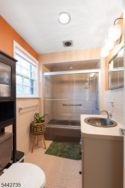 529 Wyndham Road Teaneck, NJ 07666 - Photo 29 of 30