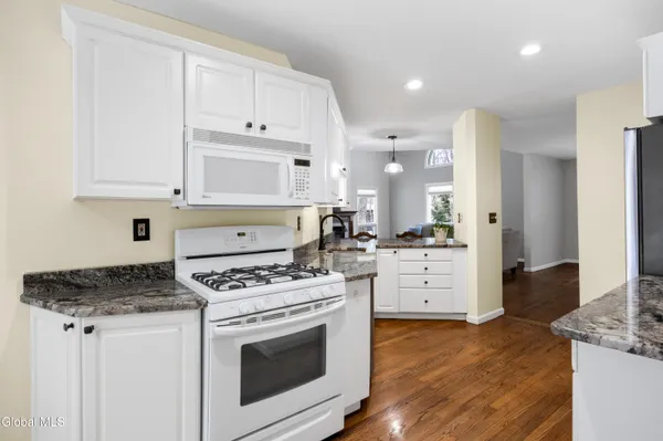 $628,000 | 73 Pepper Lane, Greenfield, NY 12866