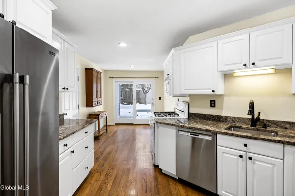 $628,000 | 73 Pepper Lane, Greenfield, NY 12866