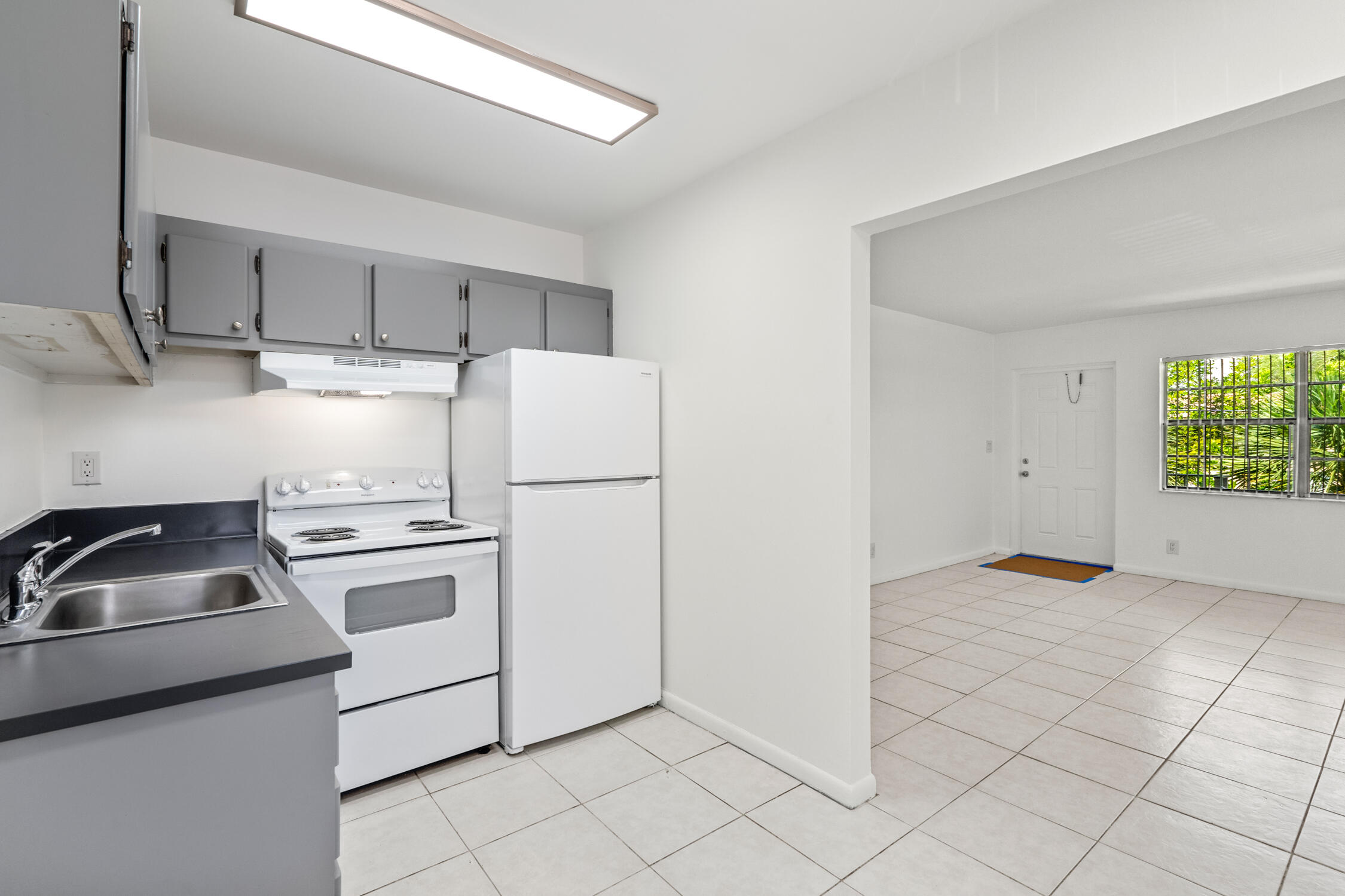 1499 Northwest 15th Avenue, Unit 27 Boca Raton, FL 33486 - Photo 8 of 19 DSC02230
