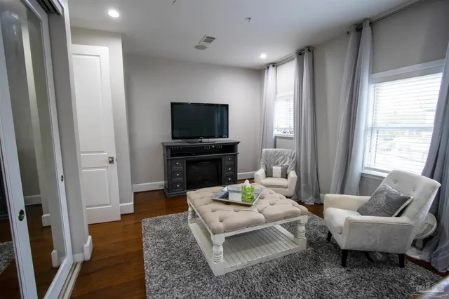 $3,500 | 529 North Spring Street, Unit 4, Pensacola, FL 32501