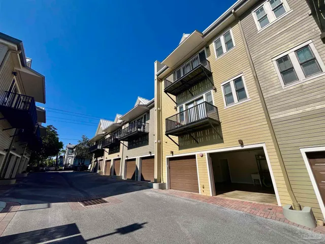 $3,500 | 529 North Spring Street, Unit 4, Pensacola, FL 32501