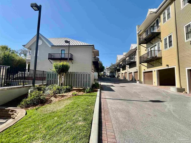 $3,500 | 529 North Spring Street, Unit 4, Pensacola, FL 32501