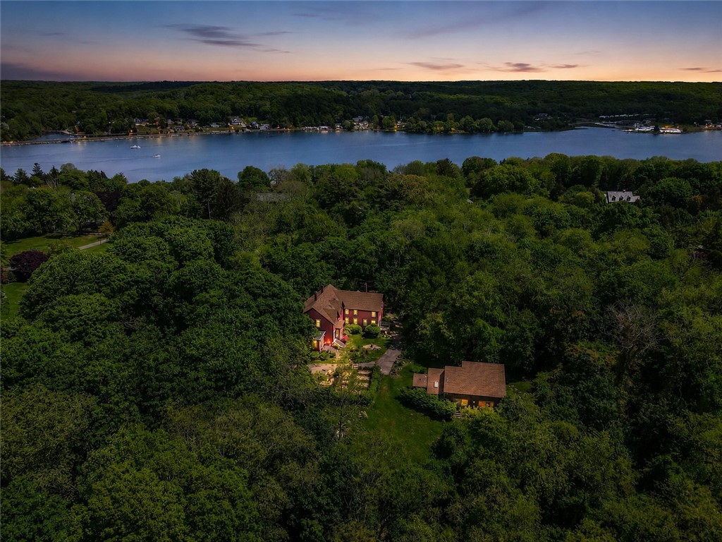 219 Nanaquaket Road Tiverton, RI 02878 - Photo 10 of 50