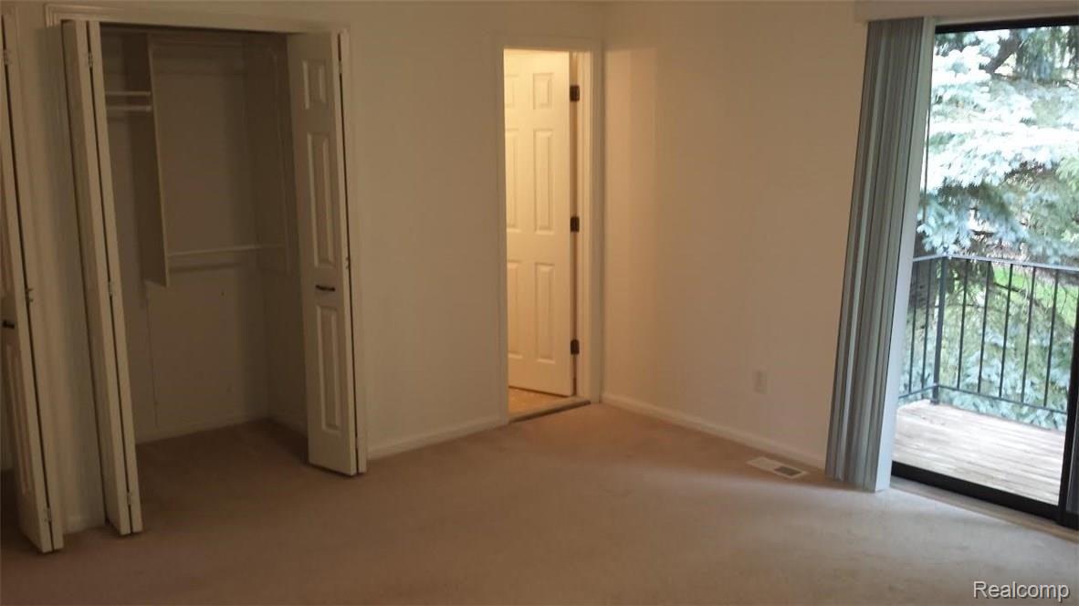 1875 Allenway Court, Unit 93 Rochester, MI 48309 - Photo 9 of 19 master2.jpg