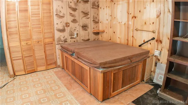 $264,900 | 32632 Matsushita Place, Edwards, MO 65326