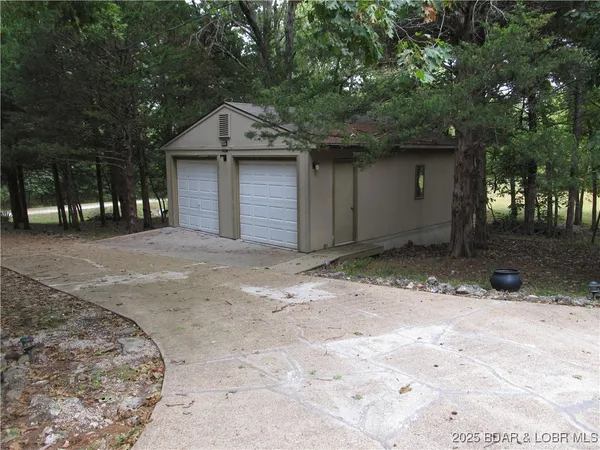 $264,900 | 32632 Matsushita Place, Edwards, MO 65326