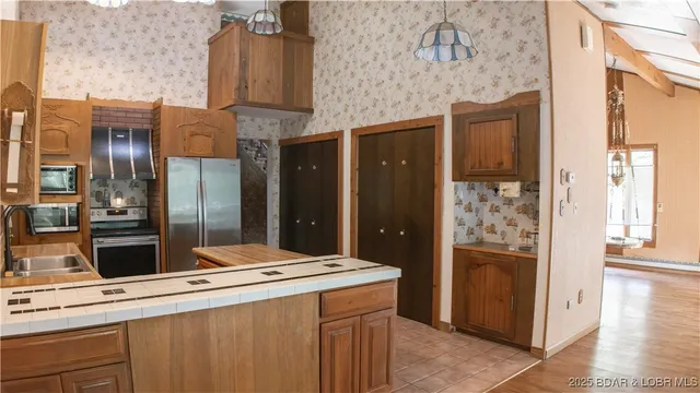 $264,900 | 32632 Matsushita Place, Edwards, MO 65326