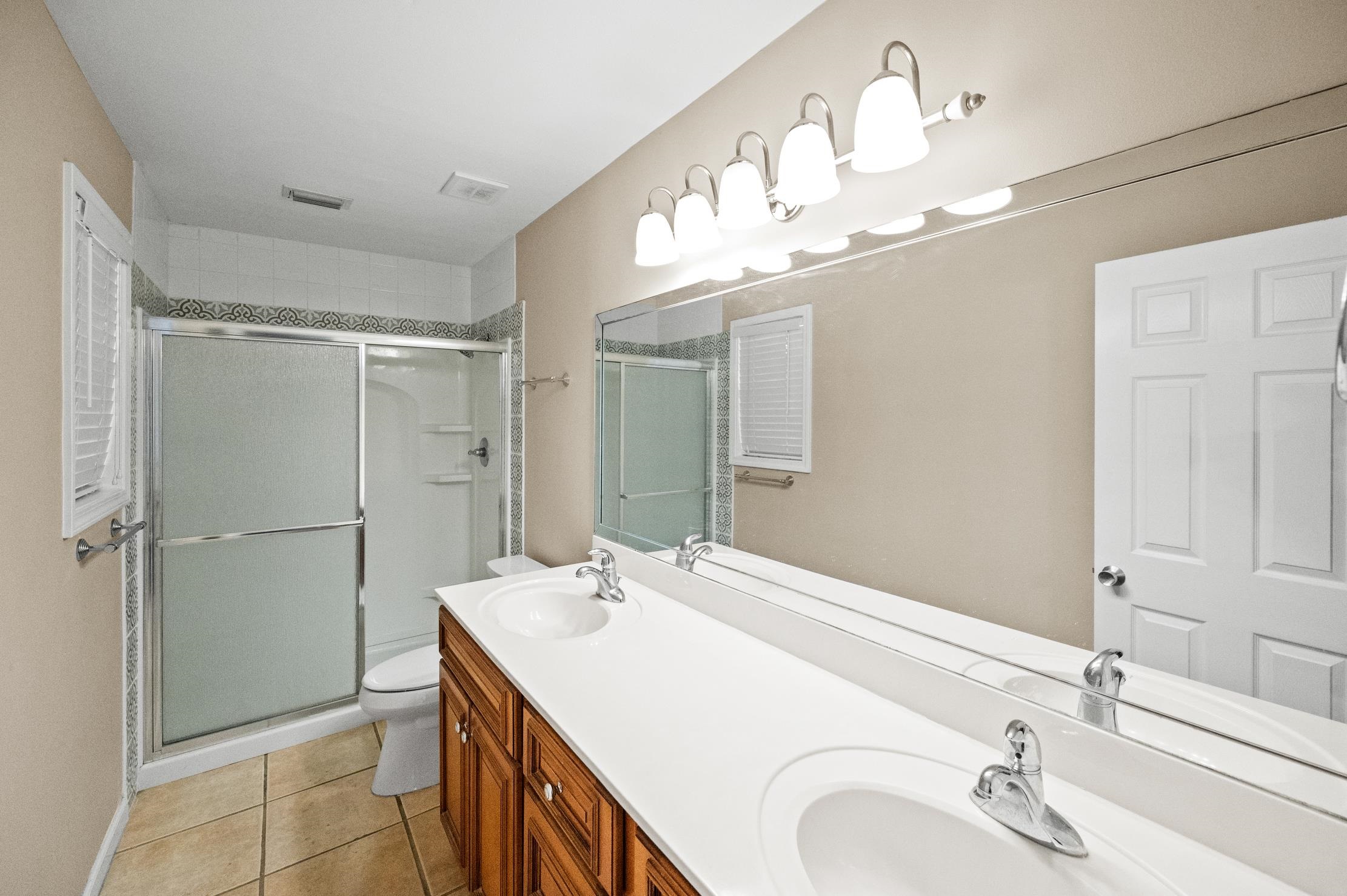 111 Montclair Loop Daphne, AL 36526 - Photo 8 of 18 Bathroom