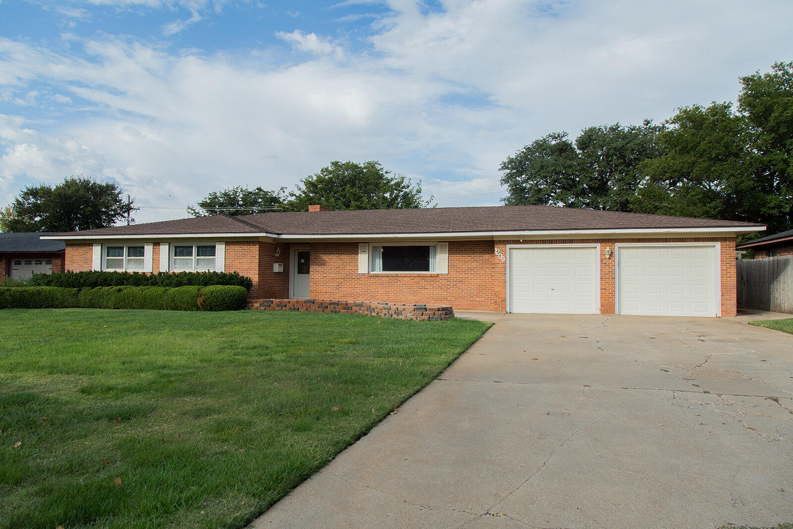 1209 Dallas Plainview, TX 79072 - Photo 2 of 57 _MG_5050