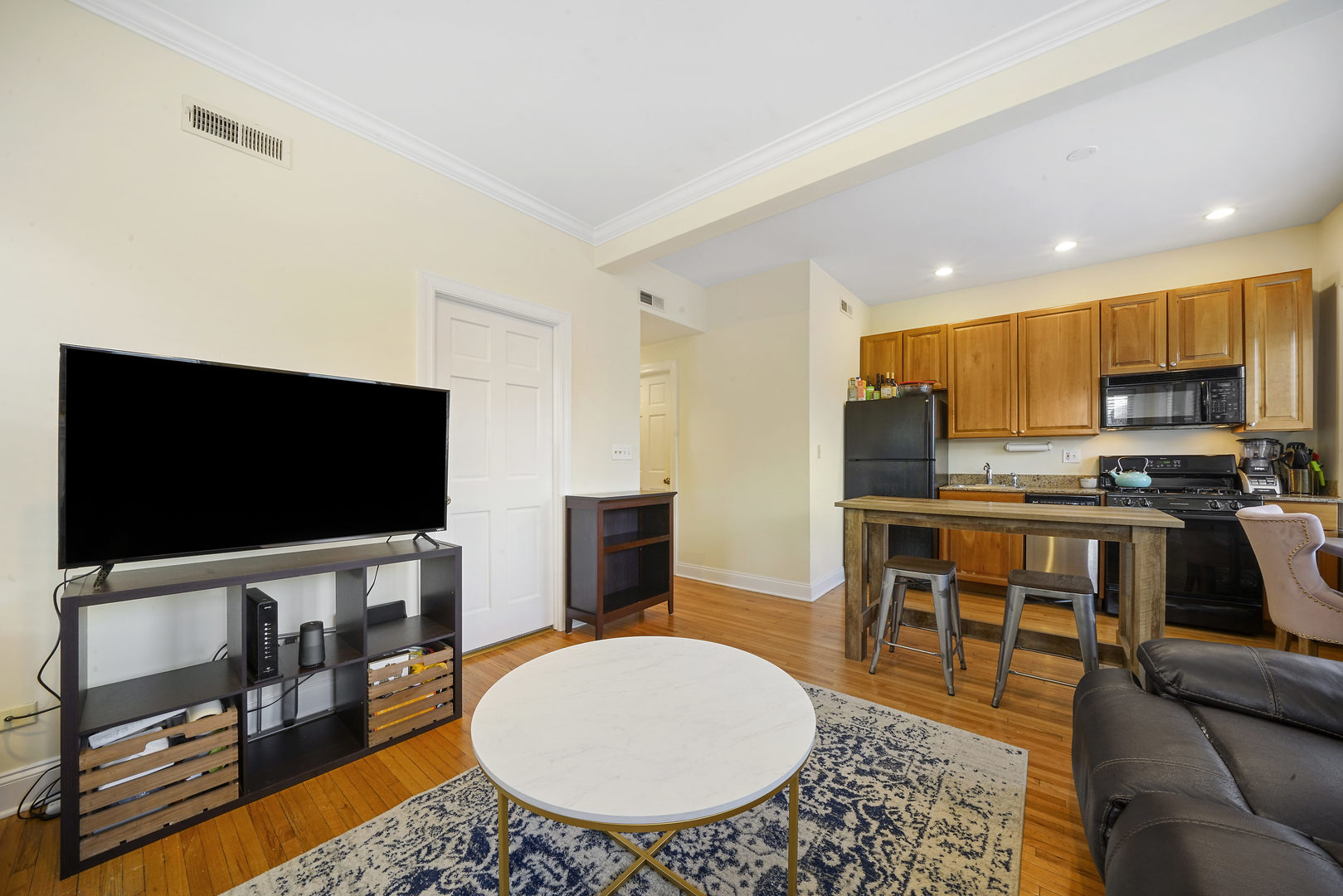 1344 West Irving Park Road, Unit 2S Chicago, IL 60613 - Photo 4 of 27