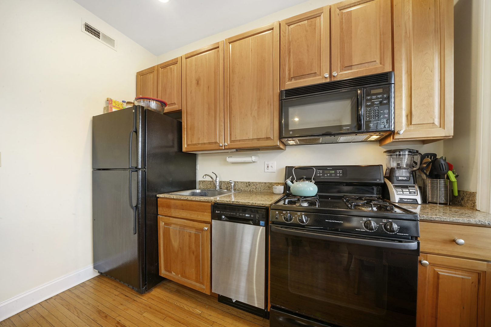 1344 West Irving Park Road, Unit 2S Chicago, IL 60613 - Photo 10 of 27