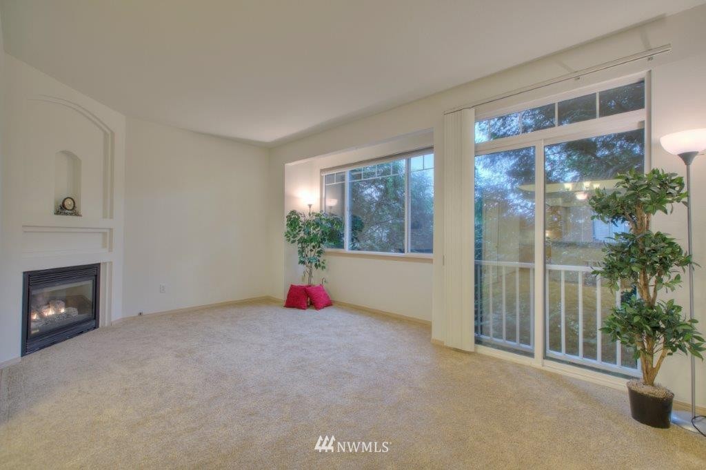 821 Sunset Boulevard Northeast, Unit B2 Renton, WA 98056 - Photo 9 of 18 Gallery Image 9